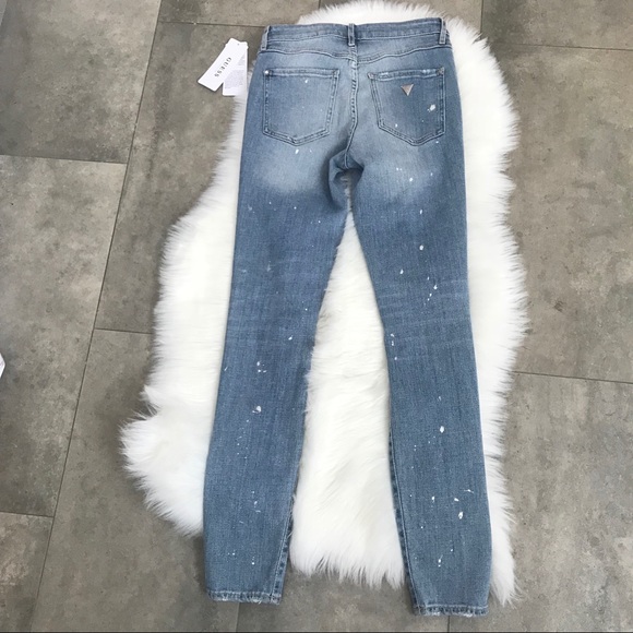 NWT {guess} light wash ripped skinny jeans! - Picture 6 of 8